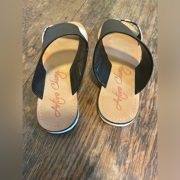 Arturo Chiang snakeskin joey sandals, women’s 8.5 - Picture 6 of 7